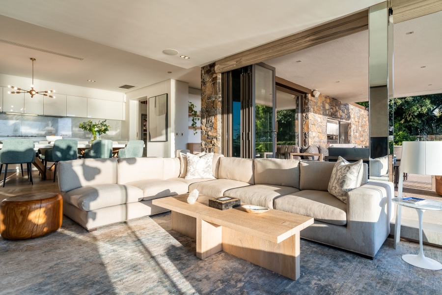 To Let 6 Bedroom Property for Rent in Clifton Western Cape